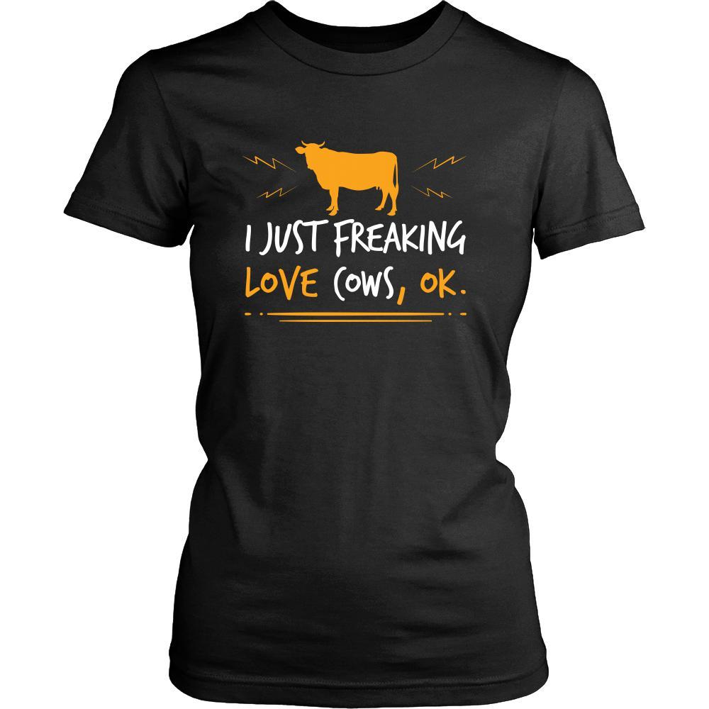 Cow Shirt - Freakin Love Cows - Animal Lover Gift-T-shirt-Teelime | shirts-hoodies-mugs