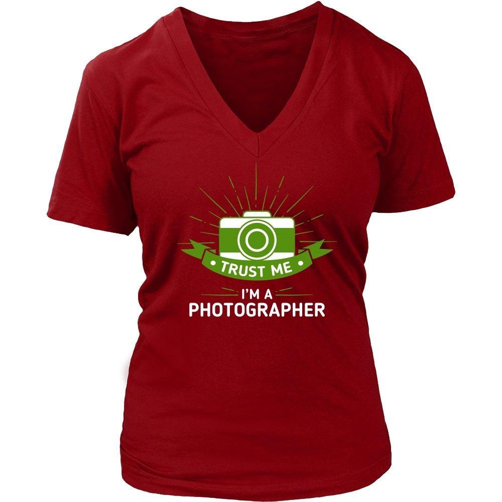 Photography T Shirt - Trust Me I'm A Photographer-T-shirt-Teelime | shirts-hoodies-mugs