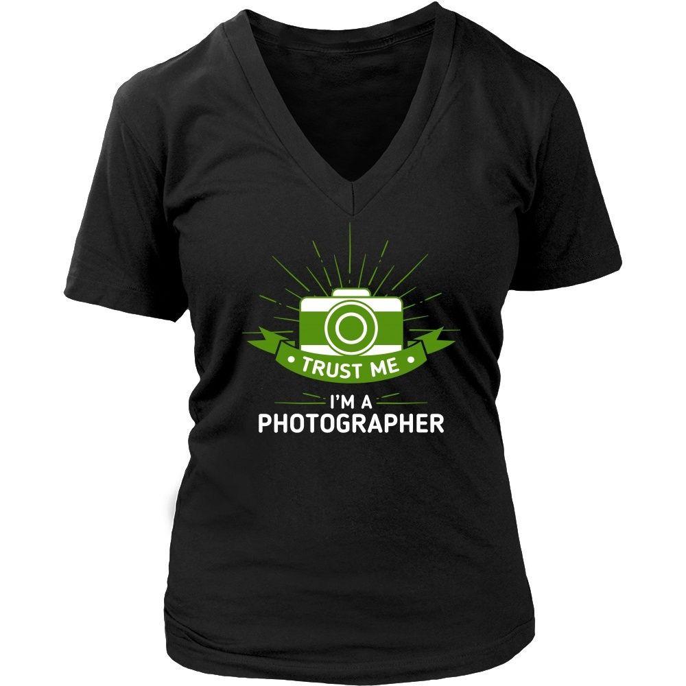 Photography T Shirt - Trust Me I'm A Photographer-T-shirt-Teelime | shirts-hoodies-mugs