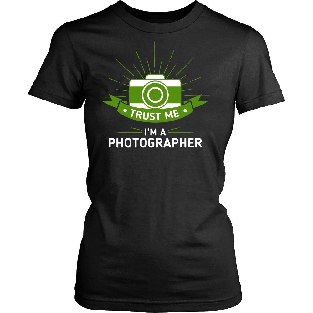 Photography T Shirt - Trust Me I'm A Photographer-T-shirt-Teelime | shirts-hoodies-mugs