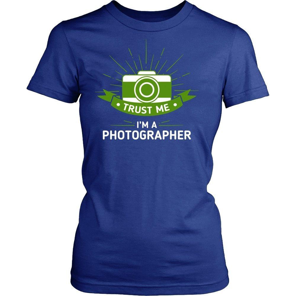 Photography T Shirt - Trust Me I'm A Photographer-T-shirt-Teelime | shirts-hoodies-mugs